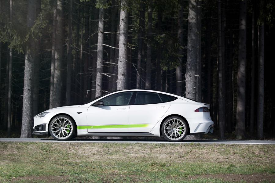  Tesla Model S by Mansory 2016 года  (фото 3 из 7)